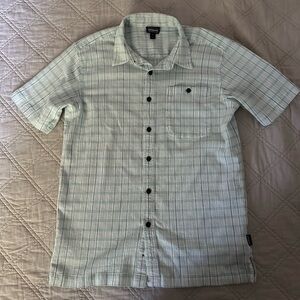 Patagonia lightweight button down - men’s medium